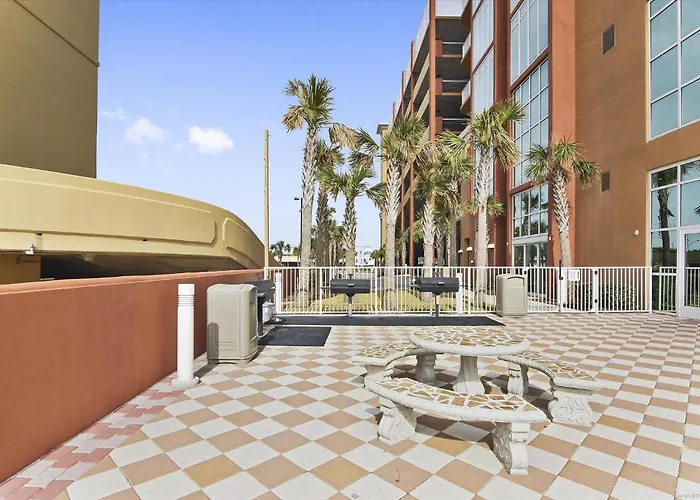 Holiday home Phoenix Unit 1702 *